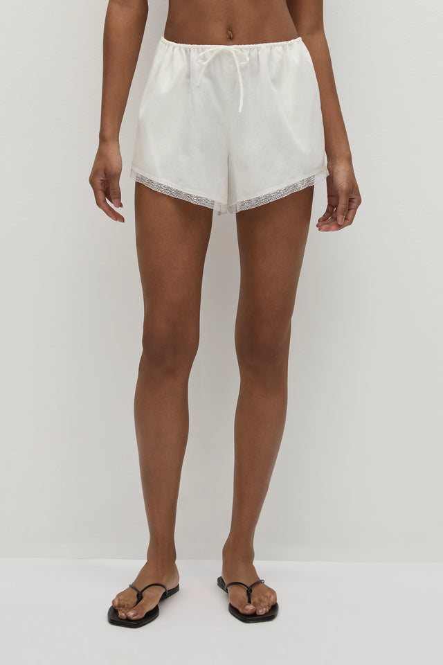 Denise Shorts White