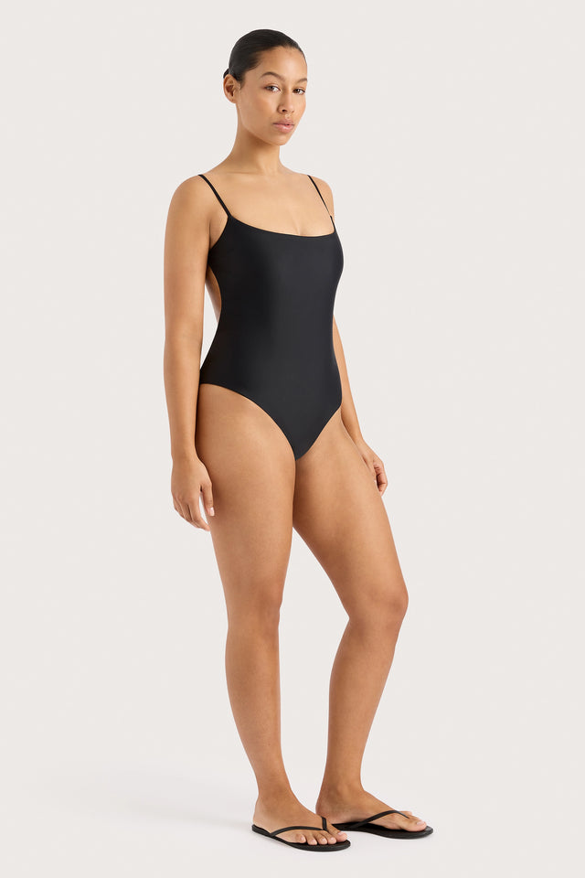 Cabo String One Piece Black