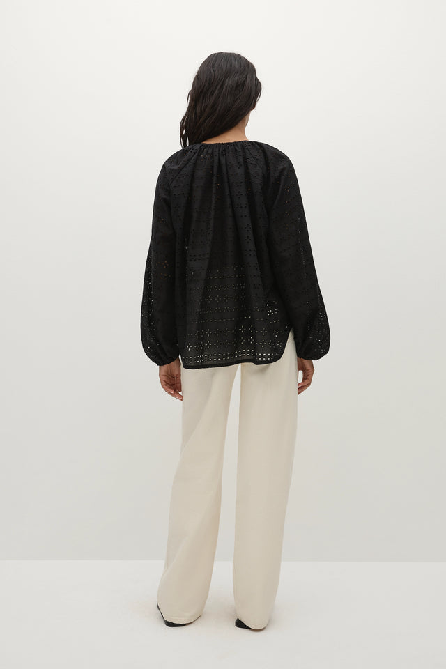 Thora Blouse Agnes Broderie Anglaise Black