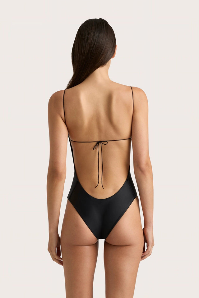 Elea One Piece Black